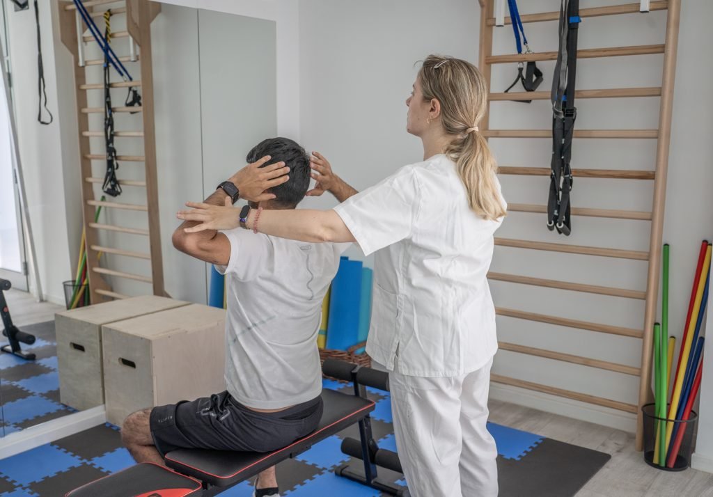 Esercizi di riabilitazione motoria per recupero muscolare presso lo studio di fisioterapia Alma Fisio a Firenze Novoli